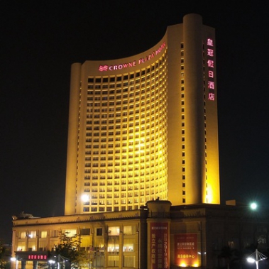 湛江銀灘皇冠假日酒店(五星340套）